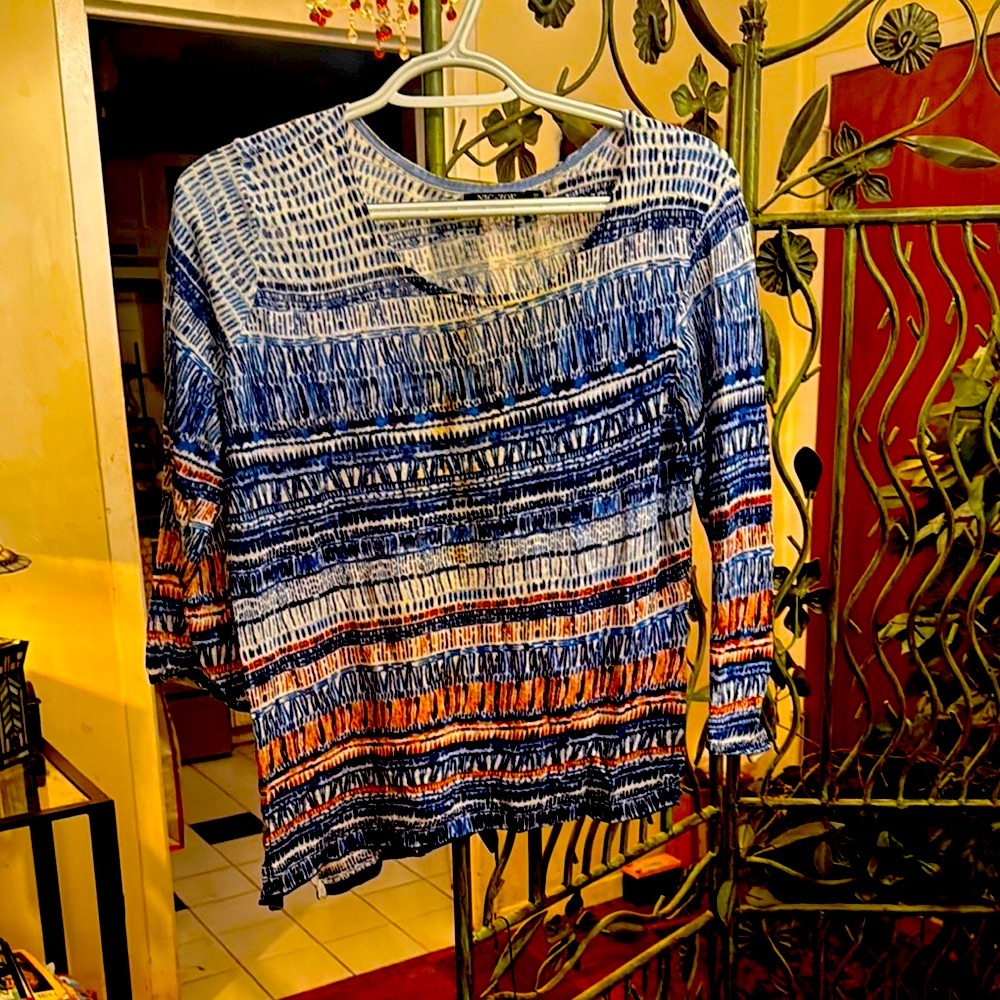 Nic+Zoe blue assymetric mesh blouse. - Picture 2 of 2
